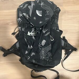 REI flash 22 day pack